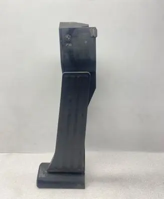 Accelerator throttle pedal