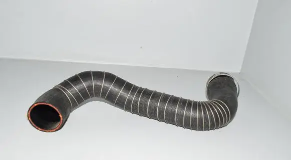 Land Rover Discovery 4 - LR4 Intercooler hose/pipe AH229F072AD