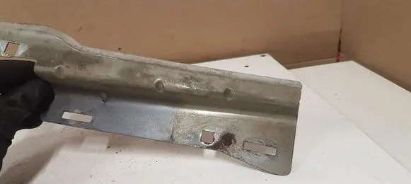 Citroen C4 I Fender mounting bracket 15E08 563913