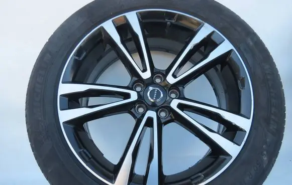 Volvo V90 Cross Country R19 alloy rim 31381536