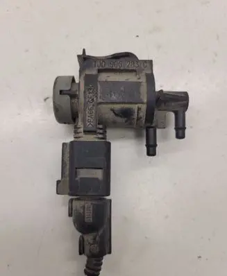 Volkswagen Golf IV Turbo solenoid valve 1J0906283C