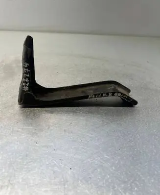 Audi A4 S4 B5 8D Fender mounting bracket 8Z2805458