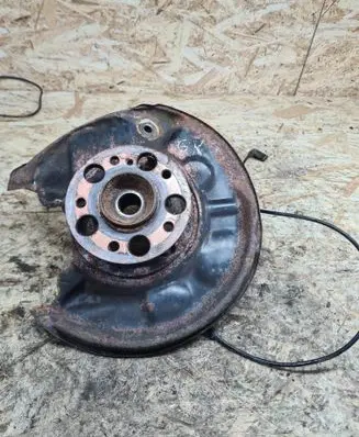 Mercedes-Benz CLK A209 C209 Rear wheel hub 2030405