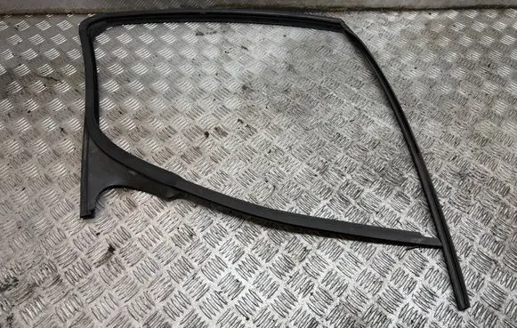 Peugeot Partner Rubber seal front door window/glass 9680390780