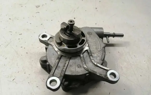 Toyota Avensis T250 Vacuum pump 293000R010