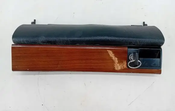 Mercedes-Benz S W126 Glove box