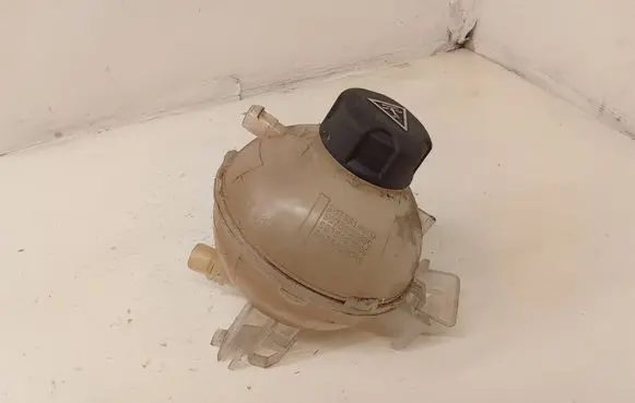 Opel Grandland X Coolant expansion tank/reservoir 9678125880 9678125980 9678514680
