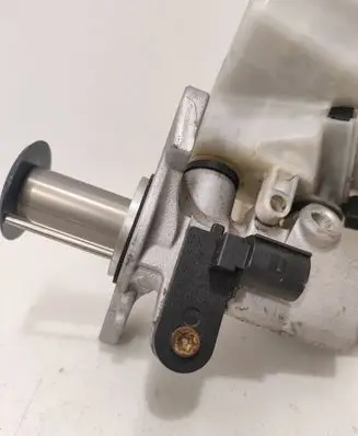 Audi Q2 - Master brake cylinder 5Q1611301C 32668423
