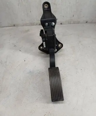 Hyundai Santa Fe Accelerator throttle pedal 327000W000 J0706A0954