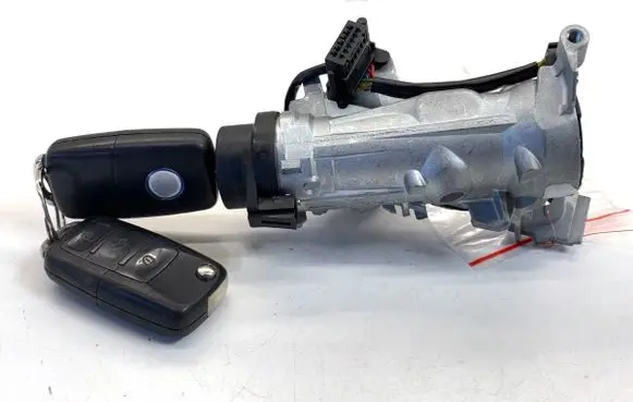 Volkswagen Touran I Ignition lock 1K0905851
