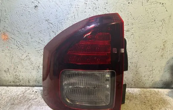 Jeep Compass Rear/tail lights 05272909AB 10S3703 032416