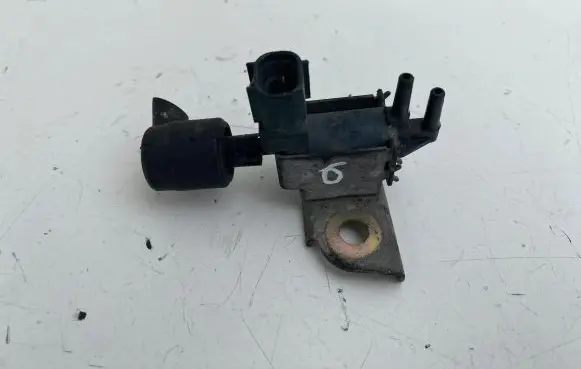 Toyota Avensis T220 Turbo solenoid valve 2570264010