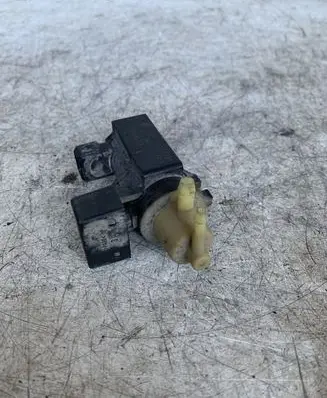 Opel Insignia A Turbo solenoid valve 55573362