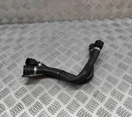 Volvo XC40 Engine coolant pipe/hose 32339740
