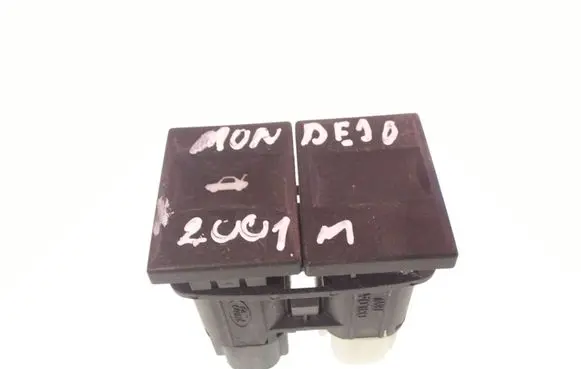 Ford Mondeo Mk III Tailgate/boot open switch button 1S7T19B514AA