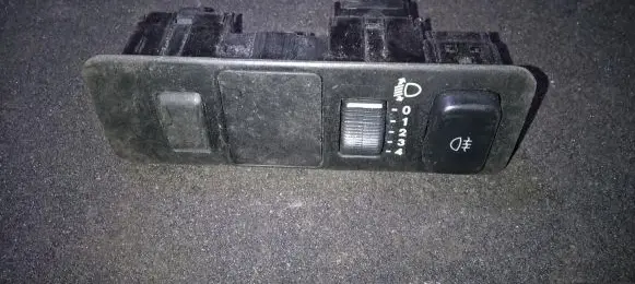 Mitsubishi Carisma Fog light switch mr240906 1048047842
