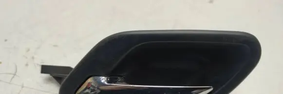BMW 5 E39 Front door interior handle 8226049