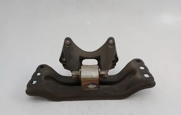 Mercedes-Benz C W205 Gearbox mounting bracket A2132406100