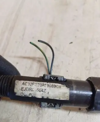 Ford Mondeo Mk III Fuel injector