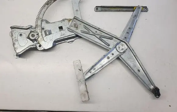 Opel Meriva A Front door manual window regulator 13230561 nr9444