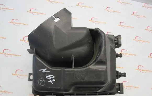 Nissan Juke I F15 Air filter box 1KB2A