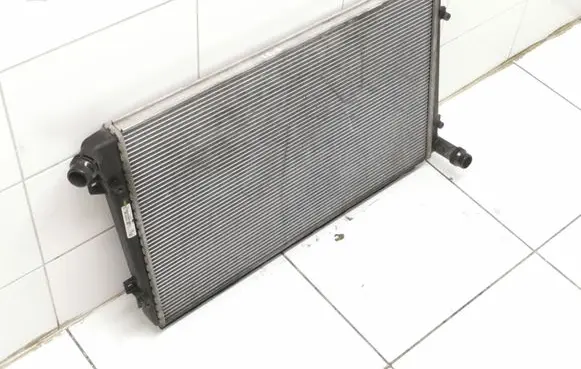 Audi A3 S3 8P Coolant radiator 1K0121251