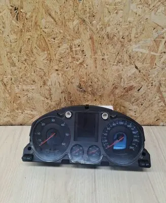 Volkswagen PASSAT B6 Speedometer (instrument cluster) A2C53106067