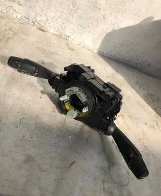 Volvo XC40 Indicator stalk 32275368