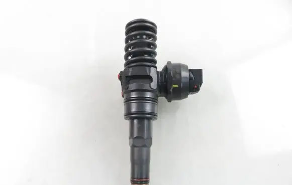 Skoda Fabia Mk1 (6Y) Fuel injector 0414720037 038130073AJ