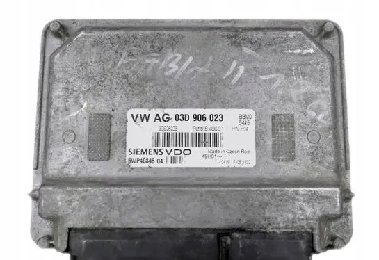 Volkswagen Polo IV 9N3 Engine control unit/module 03D906023 5WP4084604