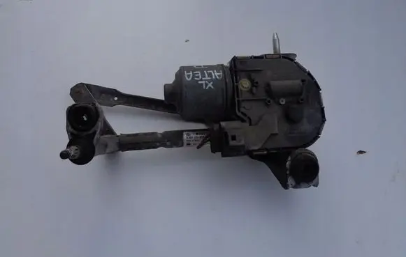 Seat Altea XL Front wiper linkage and motor