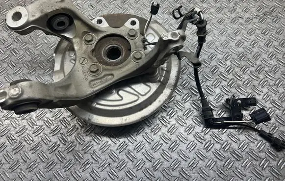 Ford Explorer VI Rear wheel hub LB5C5B759AB