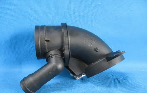 Audi Q7 4M Air intake hose/pipe 057129637Q