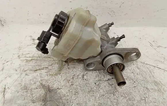 Audi Q7 4L Master brake cylinder 7L8611349 03350857621 03350857631