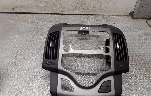 Hyundai i30 Climate control/heater control trim 
