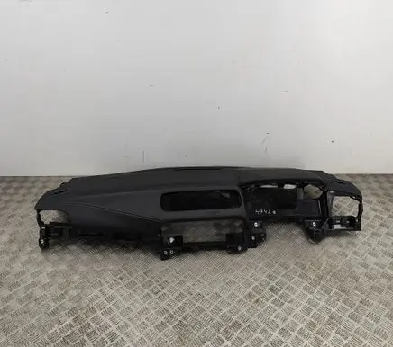 Nissan Qashqai J12 Dashboard 682006UA2A