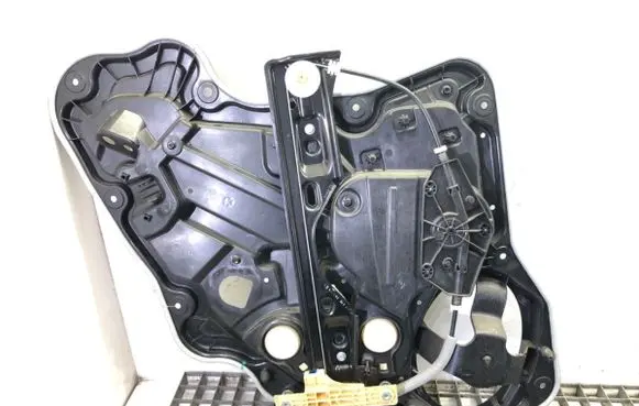 Regulador de puerta trasera con motor