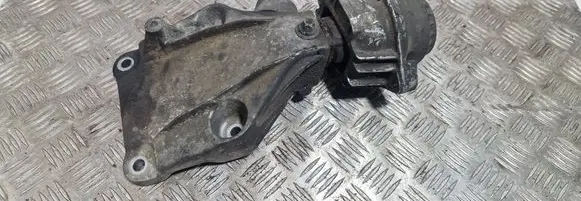 Engine mount bracket