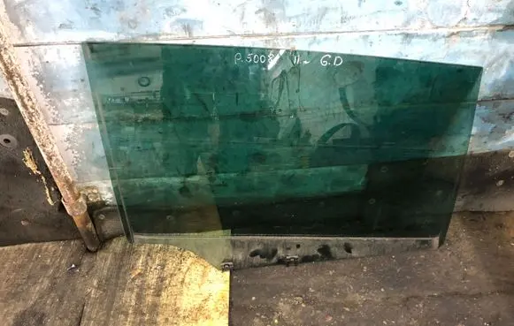 Peugeot 5008 Rear door window glass