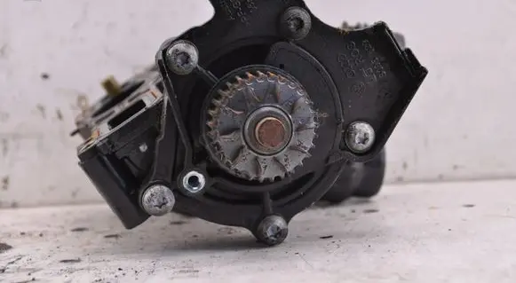 Audi Q5 SQ5 8R Water pump 06H121008N