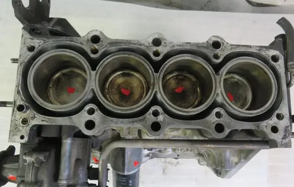 Suzuki Grand Vitara I Engine block J20A