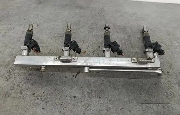 BMW 1 E81 E87 Fuel main line pipe 