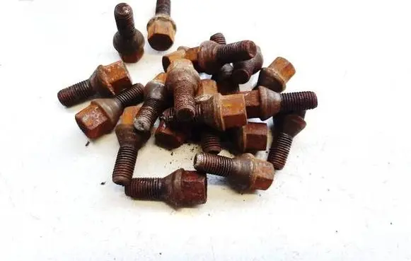 Nuts/bolts