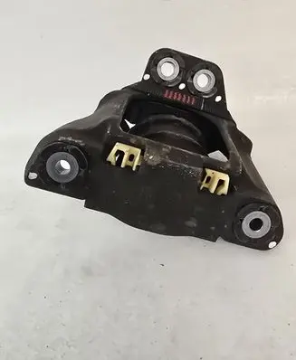 Volvo XC90 Engine mount bracket 31480353