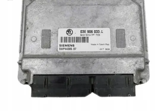 Skoda Fabia Mk1 (6Y) Engine control unit/module 03E906033A 5WP4430507