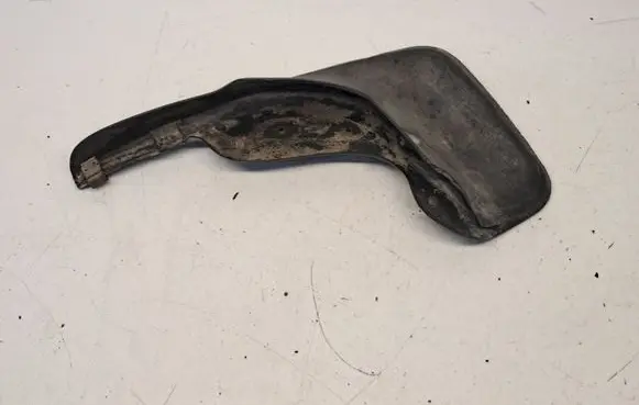 Volkswagen PASSAT B7 Front mudguard 3C0075111
