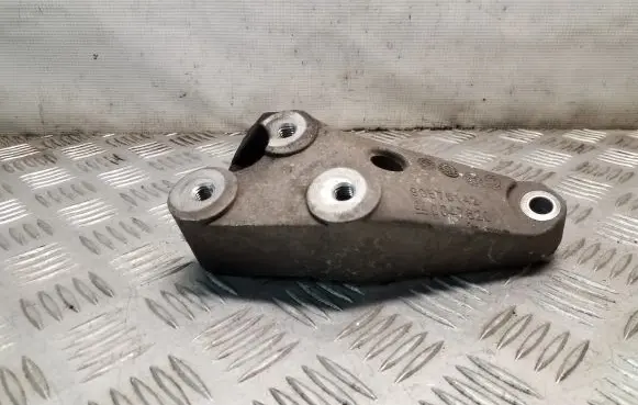 Opel Meriva B Gearbox mounting bracket 90575142