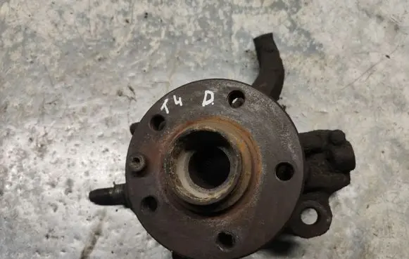 Volkswagen Transporter - Caravelle T4 Front wheel hub