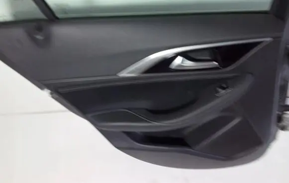 Infiniti Q30 Rear door card panel trim