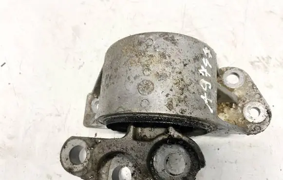 Engine mount bracket